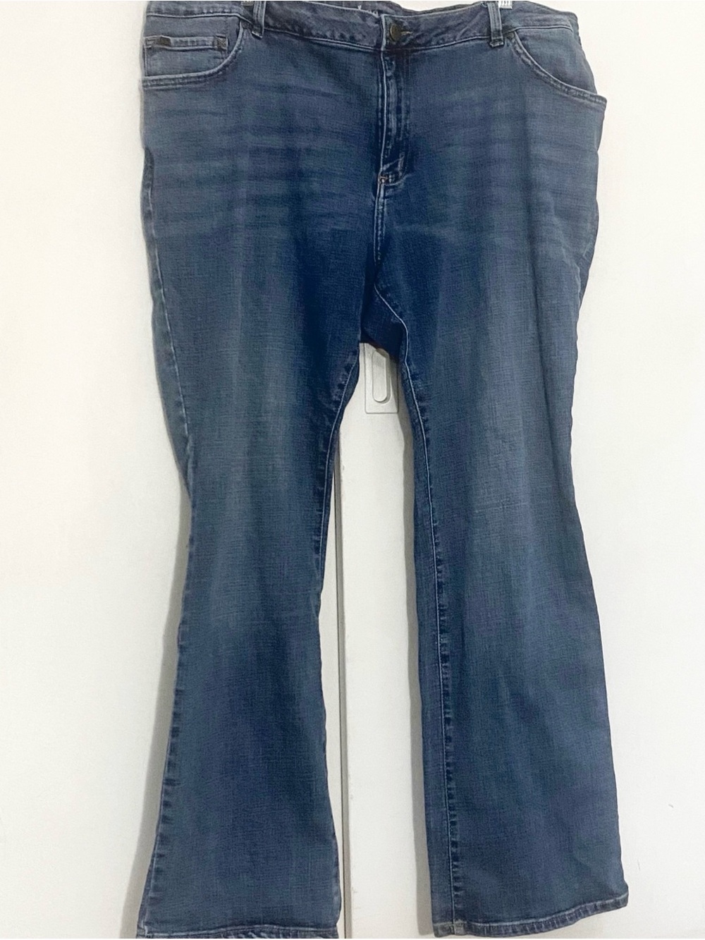 Lee Women's Medium Wash Blue Bootcut Curvy Jeans 24